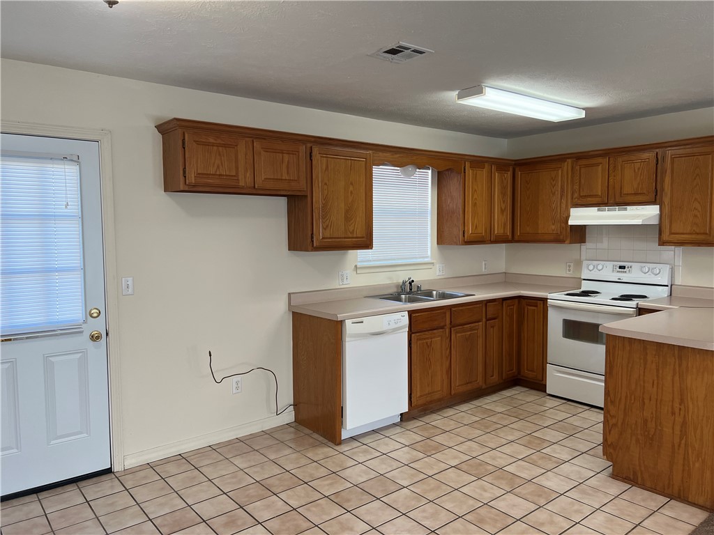 Williams Family Sub-Siloam Springs - Residential Lease