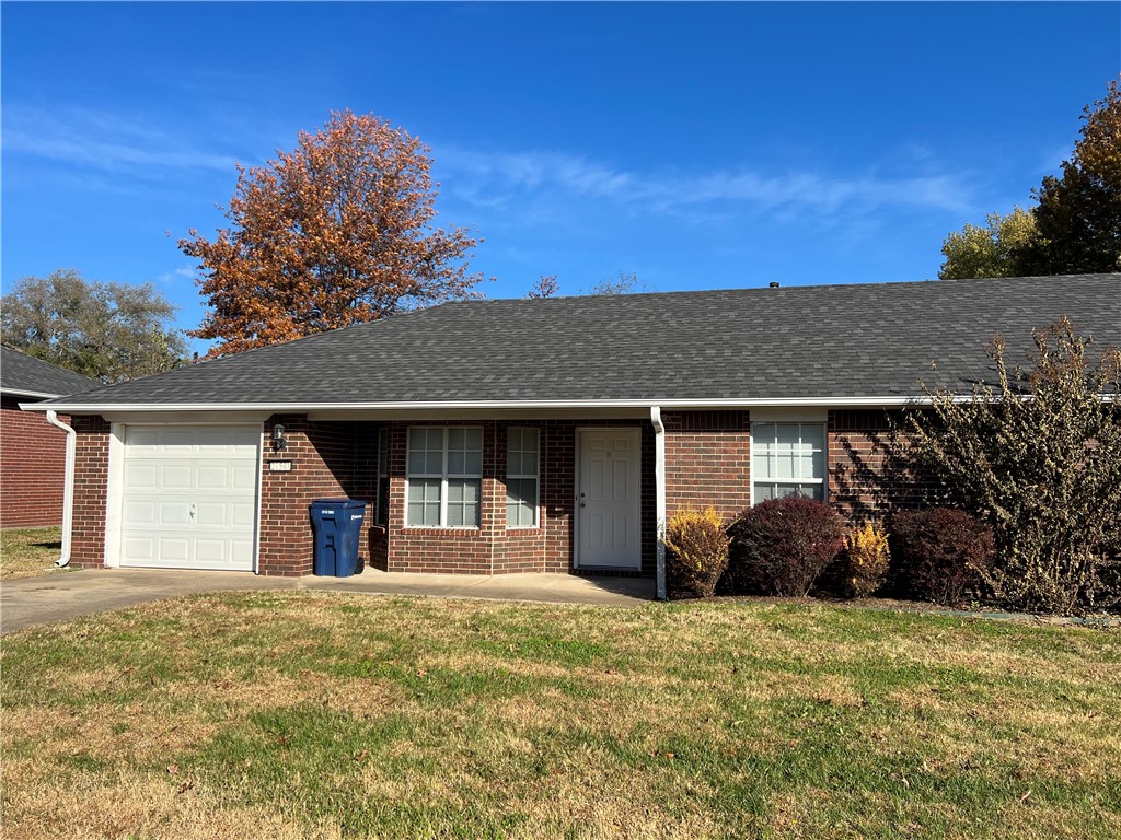 Nice 2 bedroom/2 bath duplex.  Lawn care and landscaping provided.  Carpet and Tile.  2 Car unit.  Close to park.  Comes with Stove and Dishwasher.  Hookups for washer and dryer.