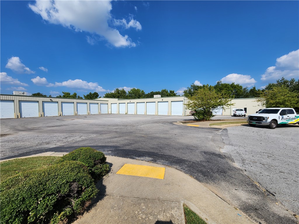 Kc Sub Ph I - Commercial Lease