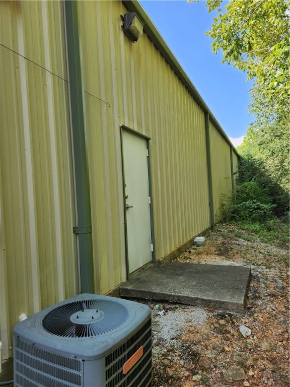 Kc Sub Ph I - Commercial Lease