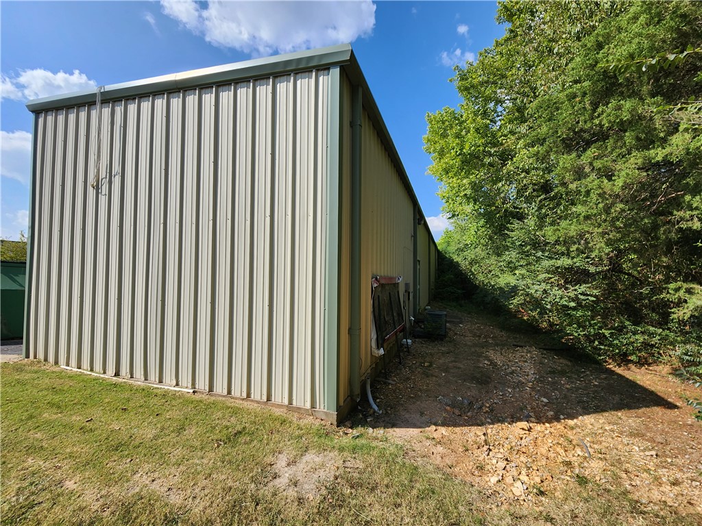 Kc Sub Ph I - Commercial Lease