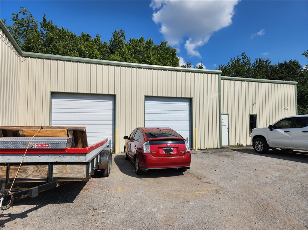 Kc Sub Ph I - Commercial Lease