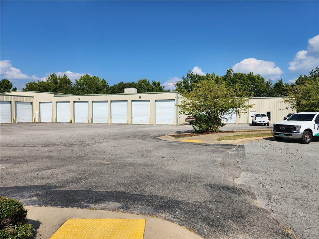 Kc Sub Ph I - Commercial Lease