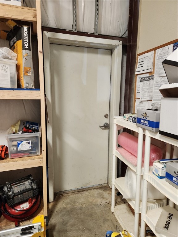 Kc Sub Ph I - Commercial Lease