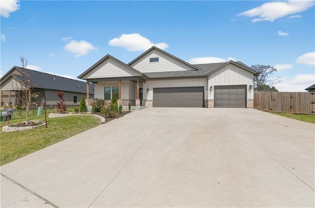 Conveniently located close to the Pea Ridge High School, trails, and only 15 minutes to downtown Bentonville. This beautiful plan features 4BDs / 2.5BAs, mud room, modern counters, custom cabinets w/wood hood above gas range, a large island, and 3 car epoxied garage!  The spacious backyard is ready to enjoy outdoor space. Above ground pool and shed to remain with the home.  Many upgrades to this one!  Come see it today!

Lender credit up to 1% of loan value to be offered by preferred lender.