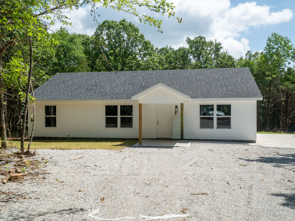Come home to a beautiful country setting in the peace and seclusion only NWA can offer! This 3 bedroom 2 bathroom cozy home has a little bit of everything from large walk i closets, open floor plan and the peace and quiet of the Arkansas great outdoors! come relax and enjoy the split floor plan and large mud room/pantry and open living area as well as the large patio area great for outdoor dining/entertaining friends! Experience the native wildlife and beautiful sunsets at your new home! Schedule your showing today!