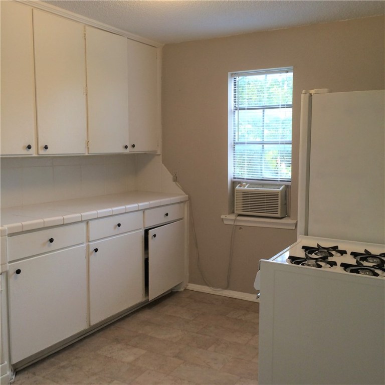 Archais-Bushnell - Residential Lease