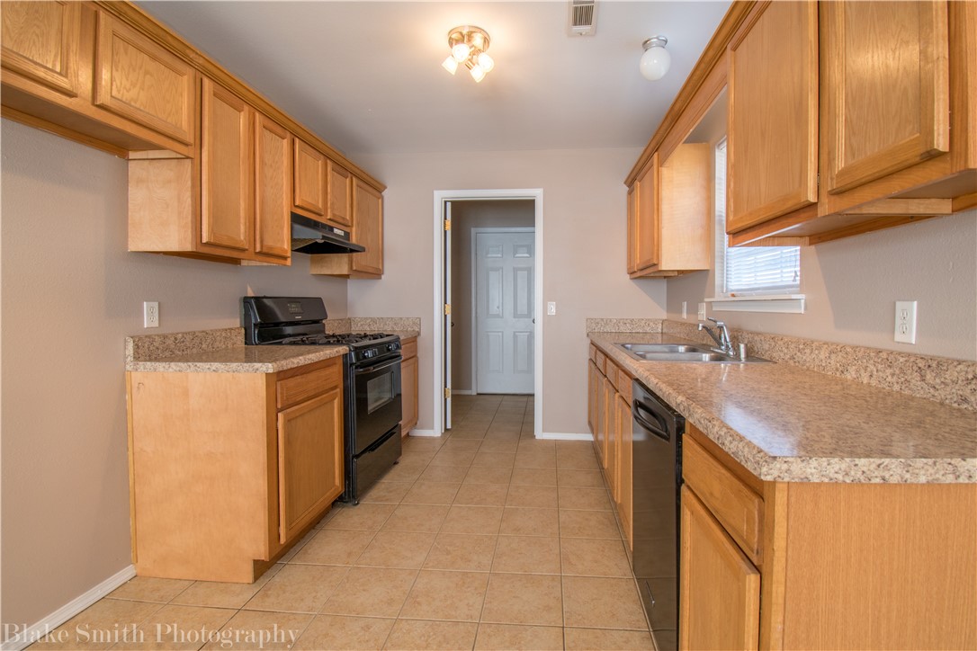 EAGLE CREST ESTATES-BENTONVILLE - Residential Lease