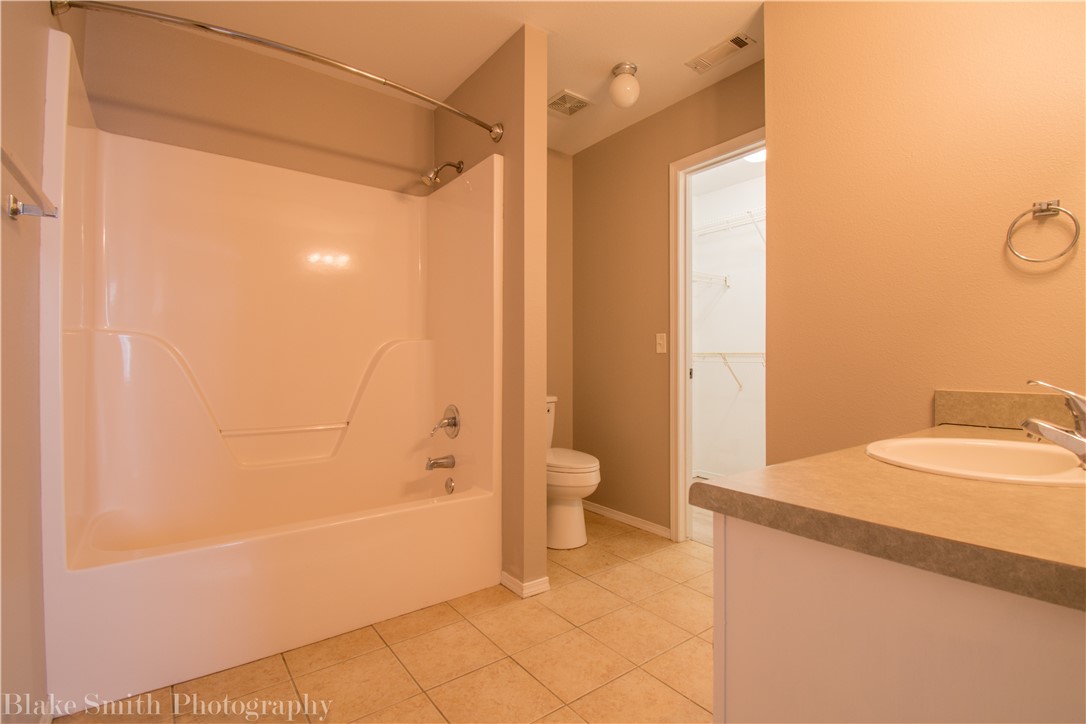 EAGLE CREST ESTATES-BENTONVILLE - Residential Lease