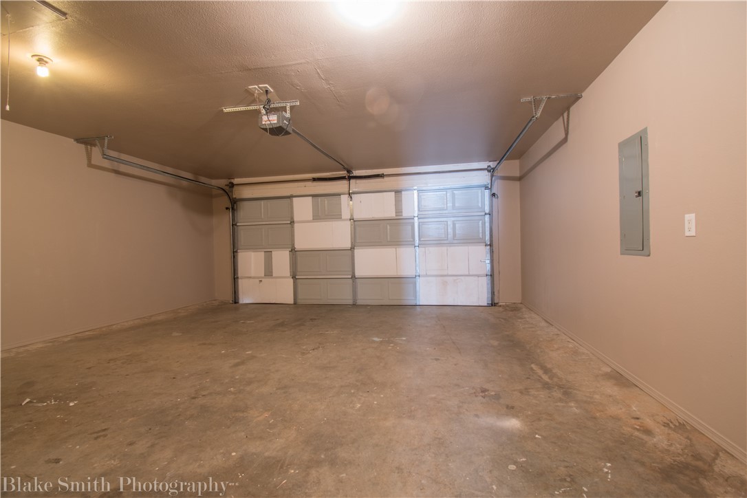 EAGLE CREST ESTATES-BENTONVILLE - Residential Lease