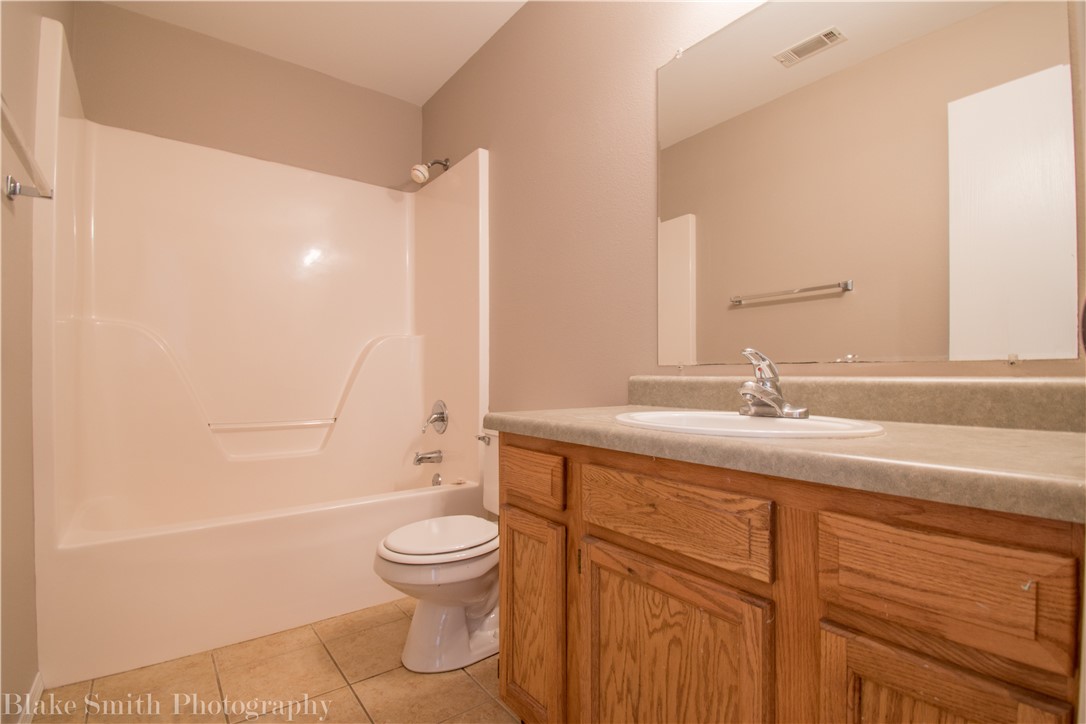 EAGLE CREST ESTATES-BENTONVILLE - Residential Lease
