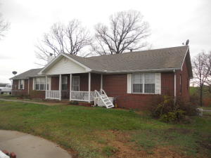 This is the type of Farm that doesn't come on the market very often, 4BR 4BA over 4,000 sq ft, all brick home, 39 acres, paved road, Bergman School District, 10 mins to town, 10 mins to Bull Shoals Lake.  Home features open floor plan, vaulted ceiling, lots of cabinets and built ins, & fireplace.   Has approx. 30 acres of pasture, barn, equipment shed, 2 ponds, and Natural Gas ran to the house.