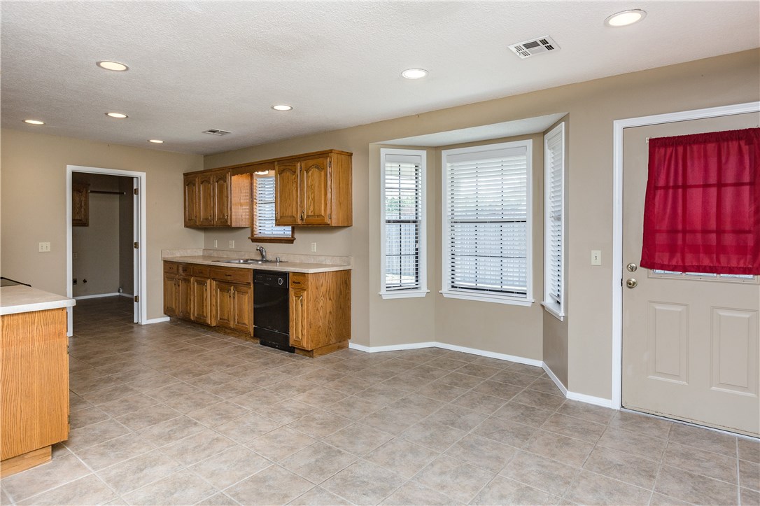Pine Meadow Add Rogers - Residential