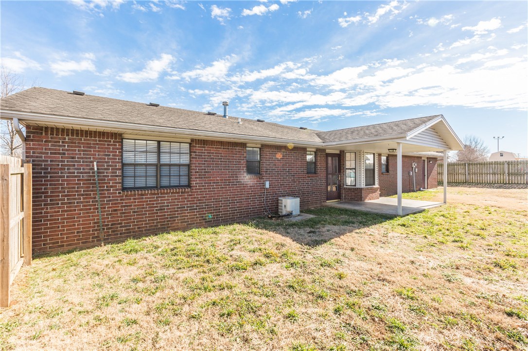 Pine Meadow Add Rogers - Residential