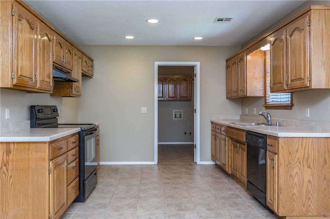 Pine Meadow Add Rogers - Residential