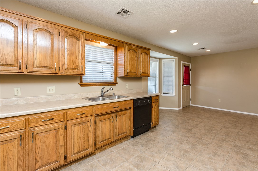 Pine Meadow Add Rogers - Residential