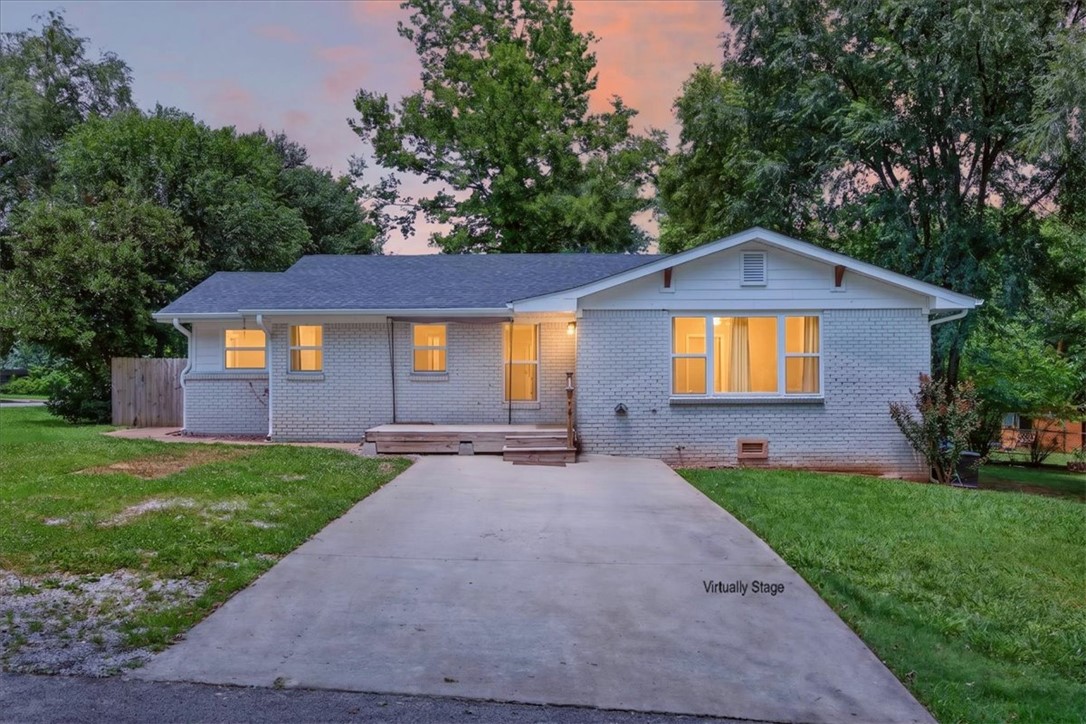 Cute as pie and priced just right! This adorable home combines character and updates in all the right places. Completely remodeled just 7 years ago, it features beautiful hardwood floors, granite countertops, and an inviting feel from the moment you step inside.

Brand-new roof installed in June 2026, plus the convenience of a fenced backyard. Located in city limits and priced under $200,000, this home offers an incredible opportunity to enjoy updated living at an affordable price.