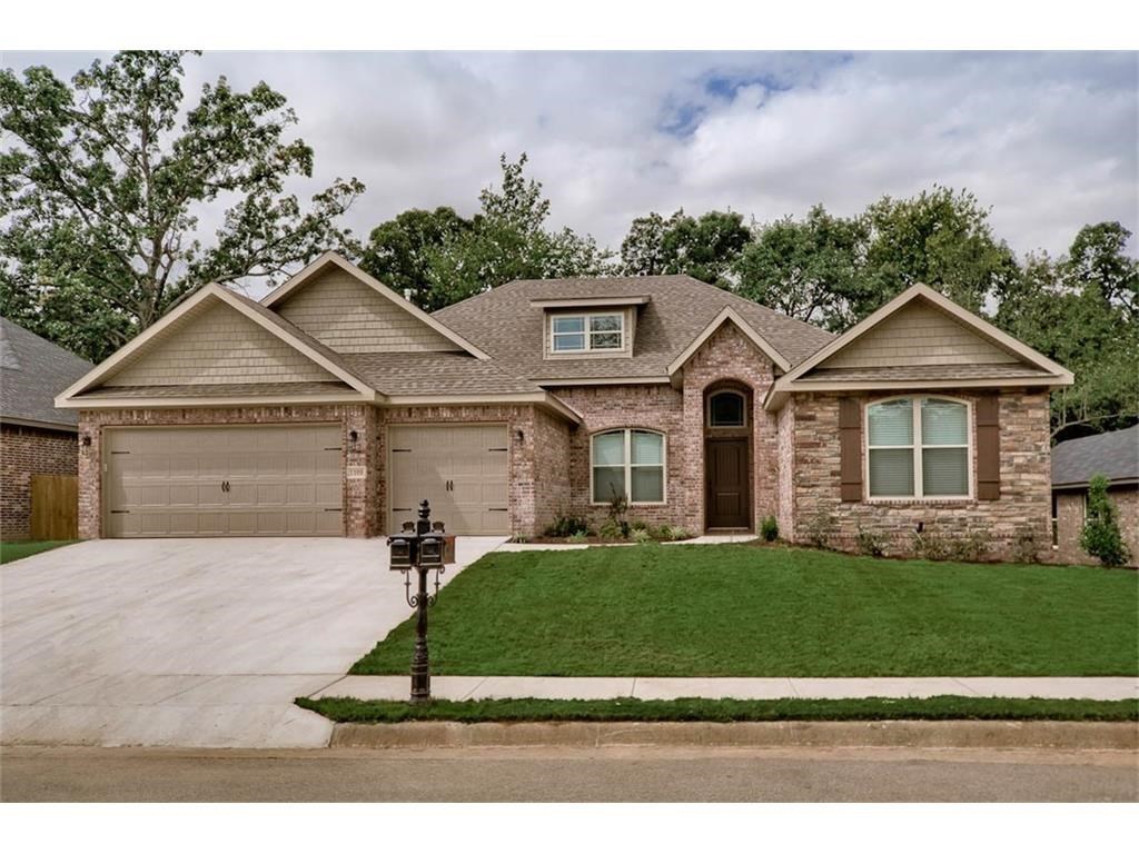 Beautiful open floor plan with 10' ceilings, 3 cm granite, gorgeous hardwood floors in living, dining, and entry. Covered back patio with fireplace allows you to enjoy the peaceful country side. Agent owned.