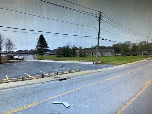 This 0.96-acre tract on Dick Trammel Hwy offers an outstanding opportunity for commercial development. Zoned T5.2 "Town center medium" spacious enough for your business and ample room for off street parking. Grab this property and take advantage of the 14,000+ vehicle traffic passing daily.