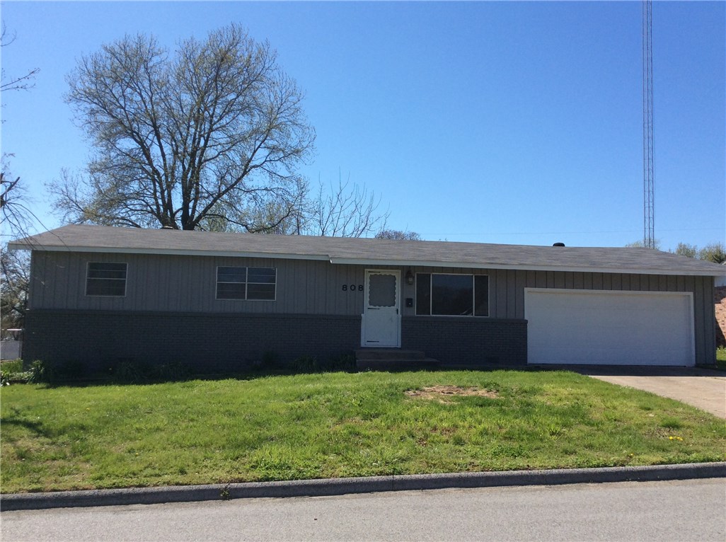 Fully remodeled 3 bed 2bath home in great location in Rogers. Hardwood floors, spacious kitchen, huge cabinets and a huge backyard.