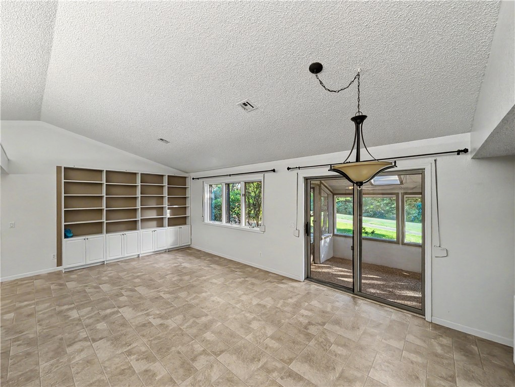 Brittany Courts Bvv - Residential