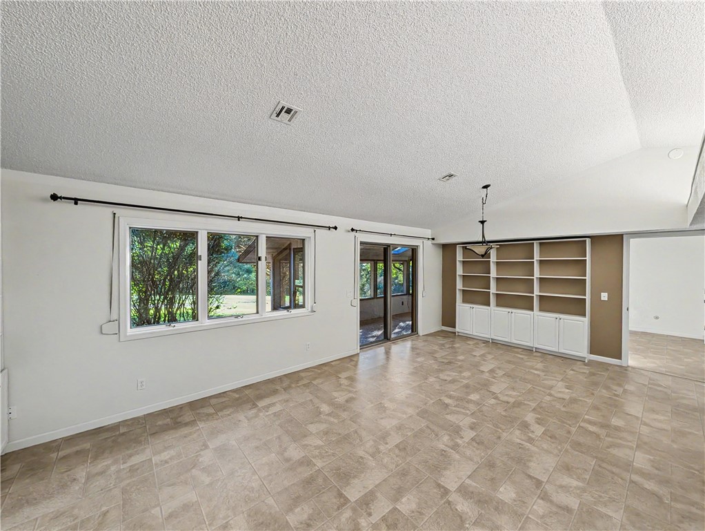 Brittany Courts Bvv - Residential