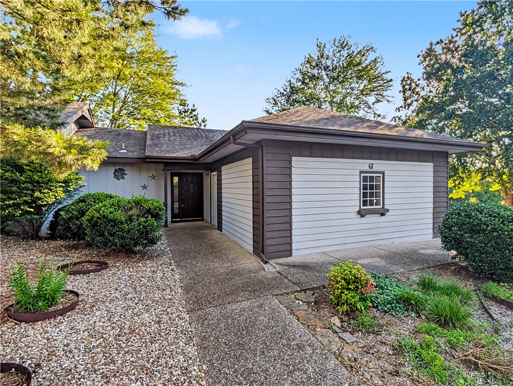 Brittany Courts Bvv - Residential