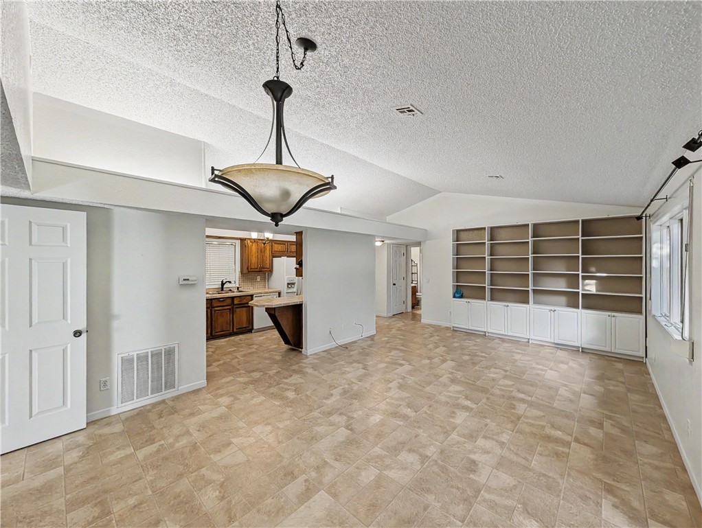 Brittany Courts Bvv - Residential