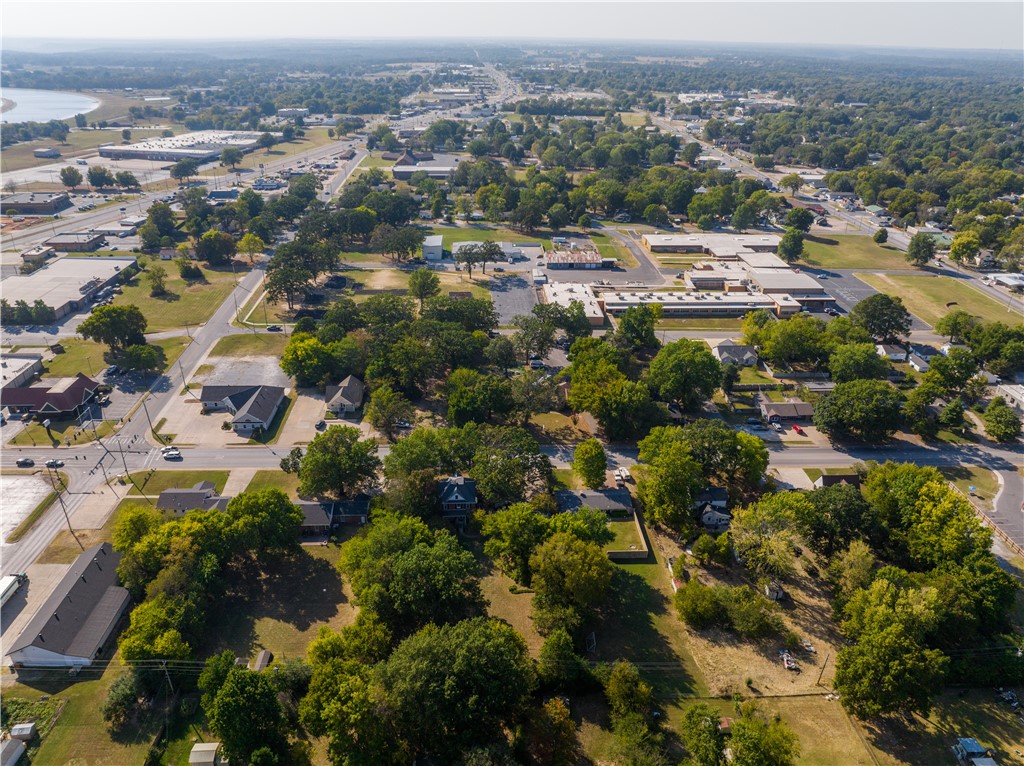 College - Land