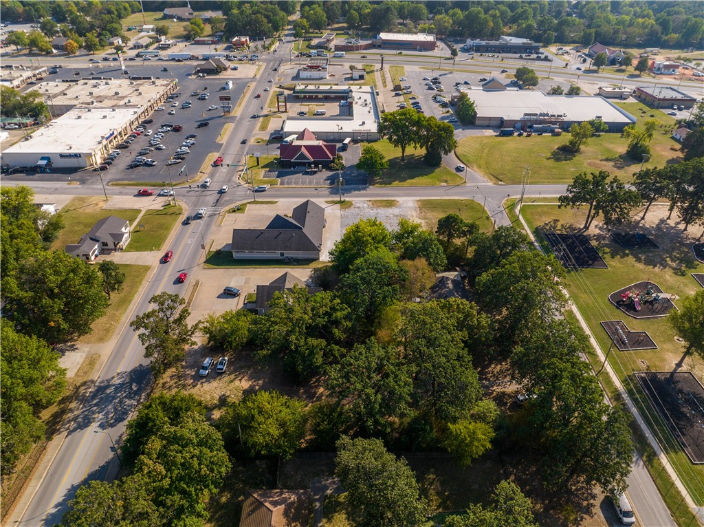 College - Land