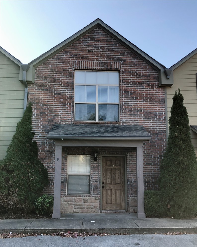Get the best of both worlds living right in between Fayetteville and Rogers! This 2 bed, 2 and 1/2 bath condo is in the perfect location! Living room is open to the kitchen and both bedrooms are upstairs with their own bathroom. Refrigerator, washer, dryer included.