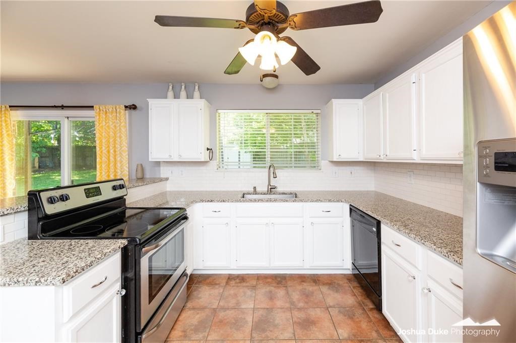 Walnut Park Add Ph III - Residential Lease