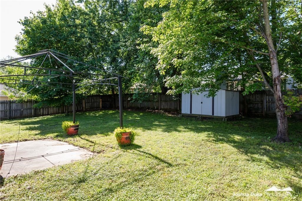 Walnut Park Add Ph III - Residential Lease