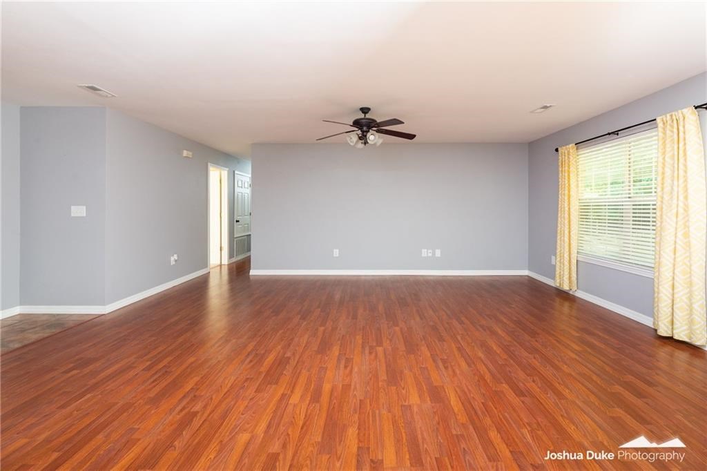 Walnut Park Add Ph III - Residential Lease