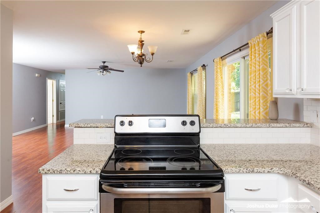 Walnut Park Add Ph III - Residential Lease