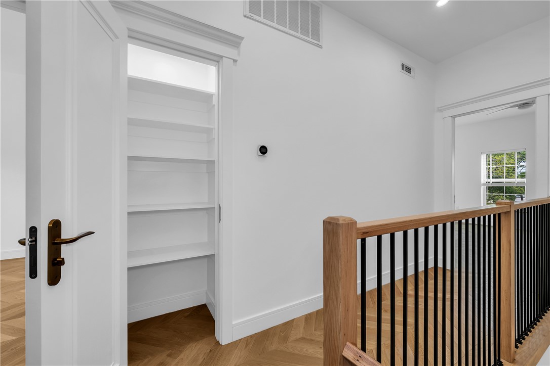 OAK ONE TOWNHOMES HORZ PROP REGIME-BENTO - Residential
