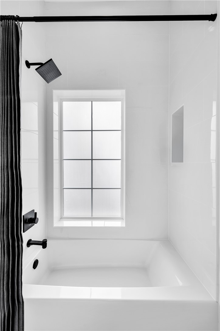 OAK ONE TOWNHOMES HORZ PROP REGIME-BENTO - Residential