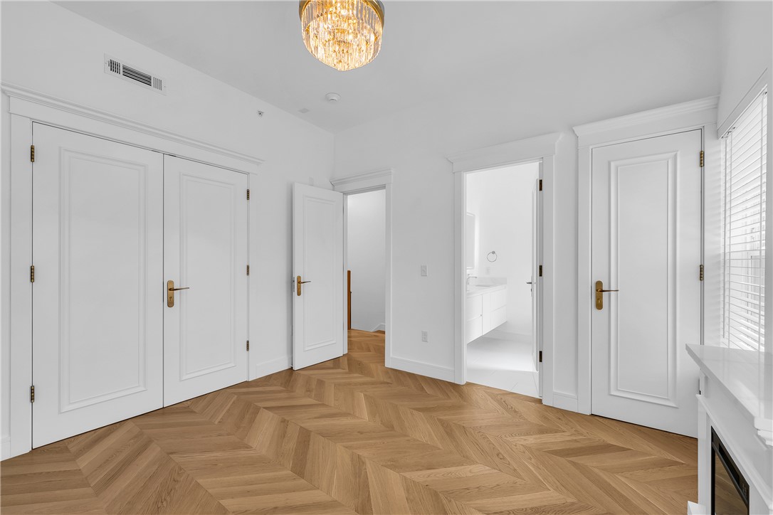 OAK ONE TOWNHOMES HORZ PROP REGIME-BENTO - Residential