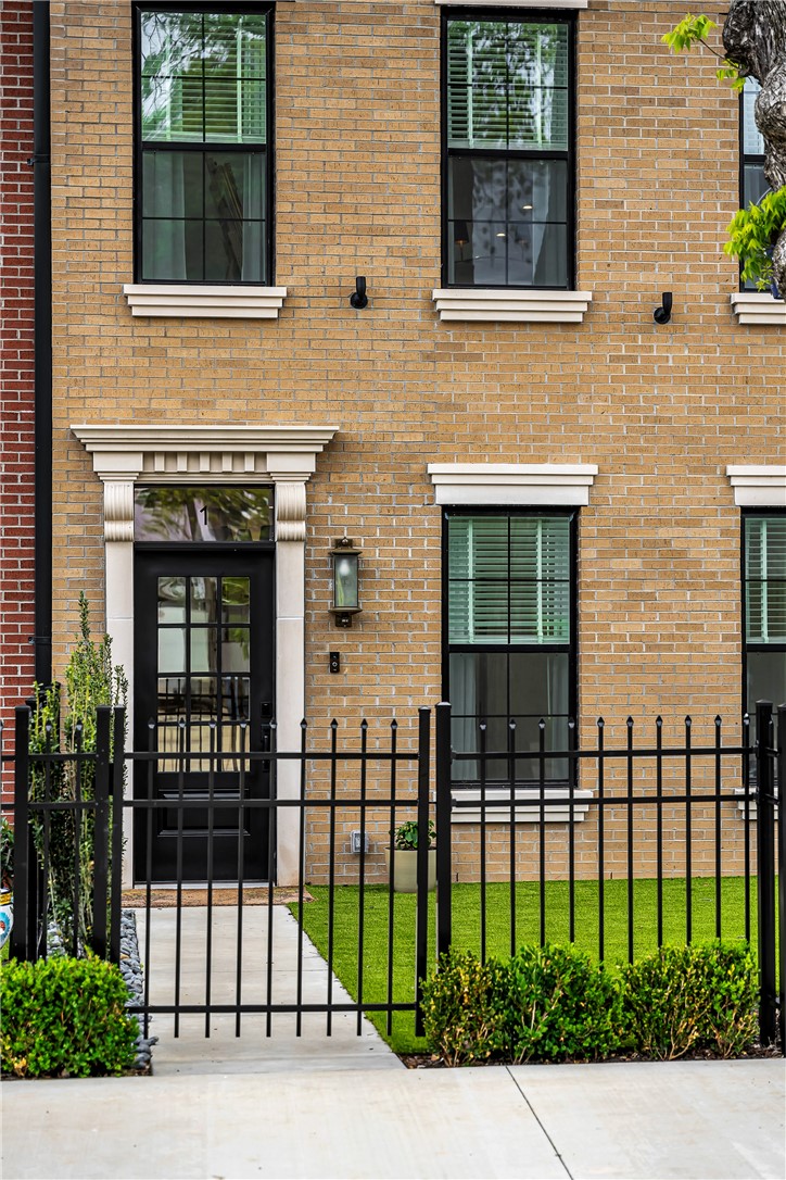 OAK ONE TOWNHOMES HORZ PROP REGIME-BENTO - Residential