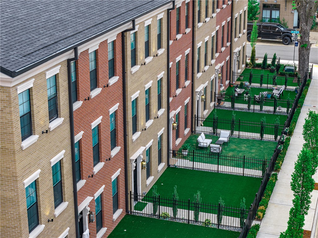 OAK ONE TOWNHOMES HORZ PROP REGIME-BENTO - Residential