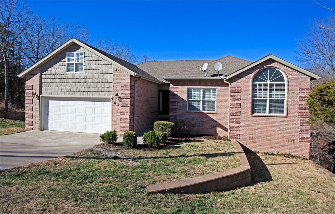 Very Nice 4 bedroom, 3 bath, 3500 sq ft Home in Rockingham Subdivision. Property features granite counter tops, 2" faux wood blinds, gas log fireplace, 2 living areas with a bonus room upstairs,  beautiful custom master bathroom all sitting on a lot with lots of trees and nature. Lots of space for the price with peace and quiet to boot! Applications are completed through our website: prestigenwa.managebuilding.com. Each person 18 years or older needs to fill out separate application.
