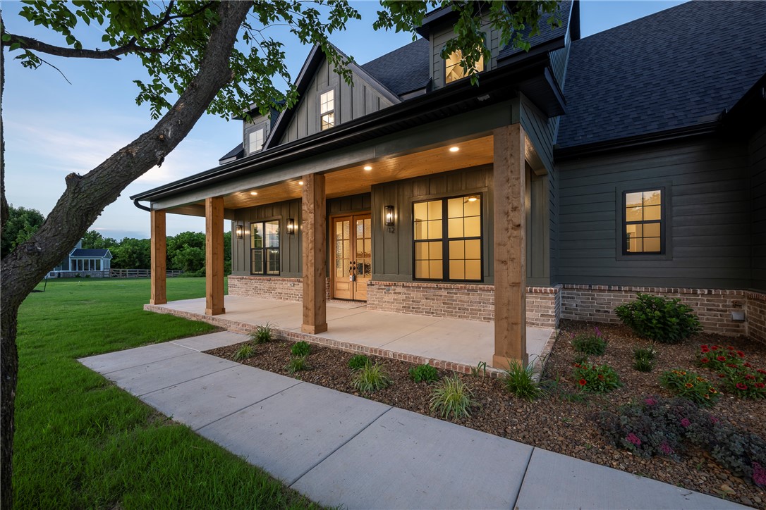 Absolute Showstopper, you will not see Anything like this in Bella Vista! Elite, high end quality finishes throughout make this new home top the charts. Tons of natural light in the spacious living & dining areas w/ an open concept flow to the gourmet kitchen. (Loaded w/ ample soft close custom cabinets, farmhouse sink, Zline cooktop/pot-filler, butler's pantry, & Taj Mahal quartz countertops) Primary Suite is vacation-like including a spa-like bath w/ a “shower-room” (freestanding tub & 2 shower heads) & a huge WIC. Upstairs features 3 bedrooms (1 is a suite), 2 full baths, massive bonus room & stackable laundry space. The covered back patio overlooks the fully sodded .53acre FLAT LOT, another rare find! Built w/quality & energy efficiency in mind there are 3 HVAC systems (dual fuel heat), a mini split in the bonus room, & recirculating hot water heater. You will not want to miss this one!