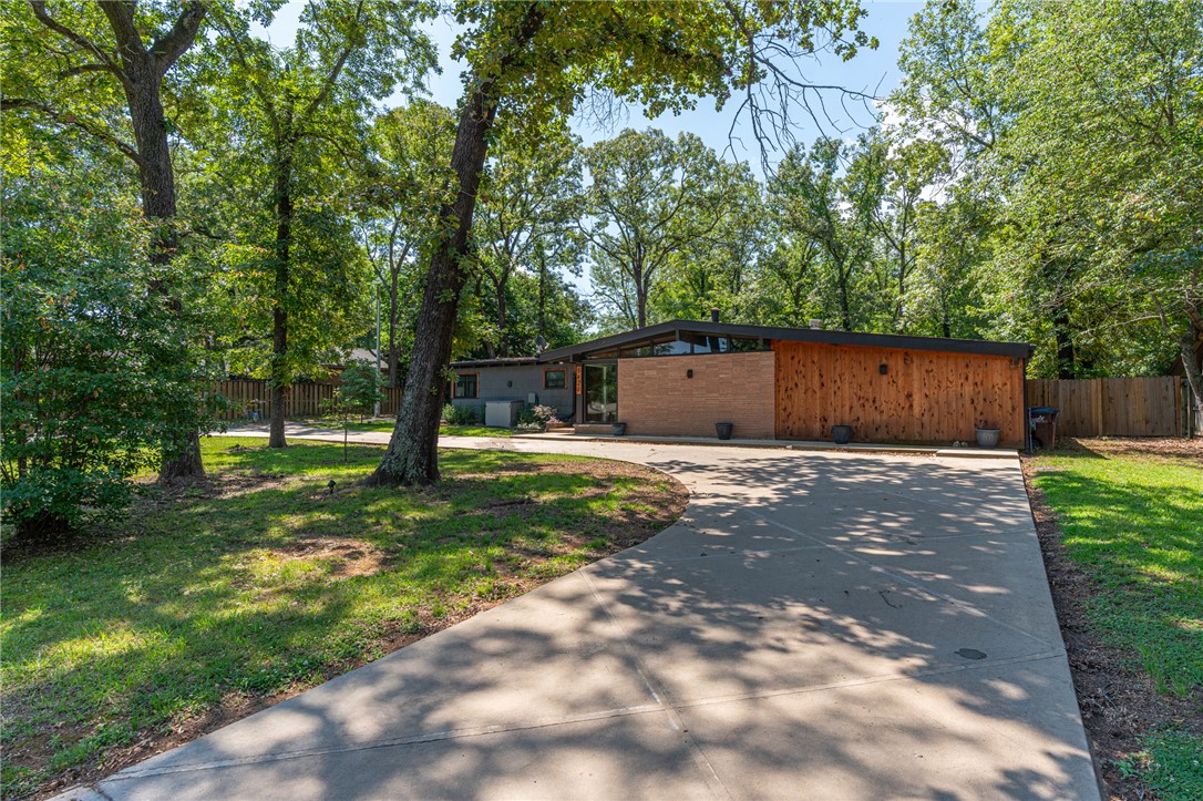 Hardscrabble Place - Residential
