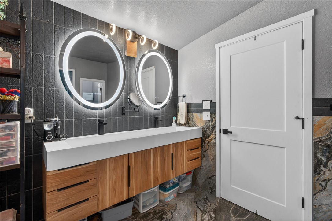 Hardscrabble Place - Residential