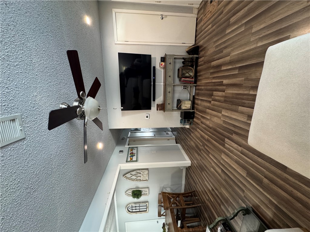 Pine Crest Hill - Residential