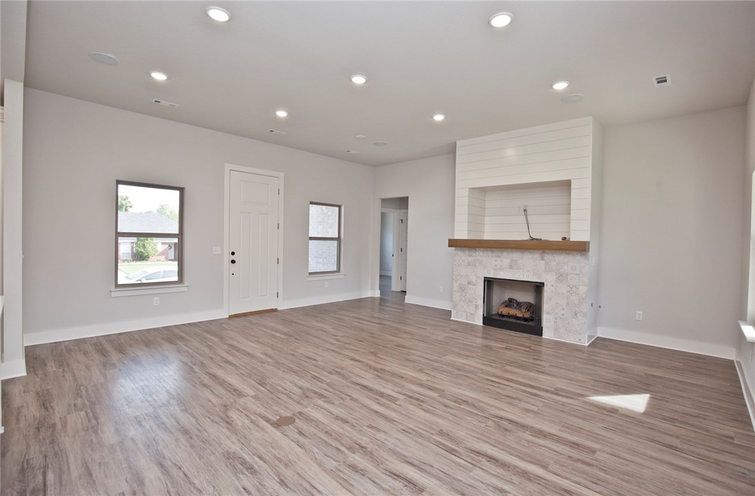 Prairie Meadows Ph I Lowell - Residential Lease