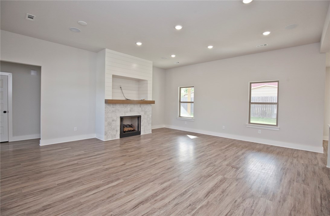 Prairie Meadows Ph I Lowell - Residential Lease