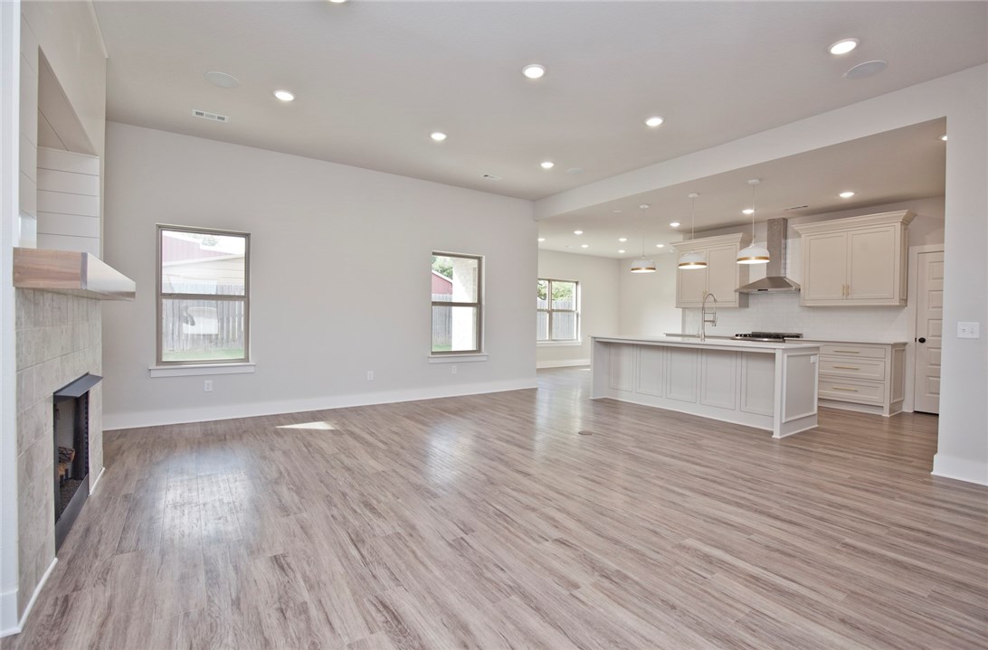 Prairie Meadows Ph I Lowell - Residential Lease