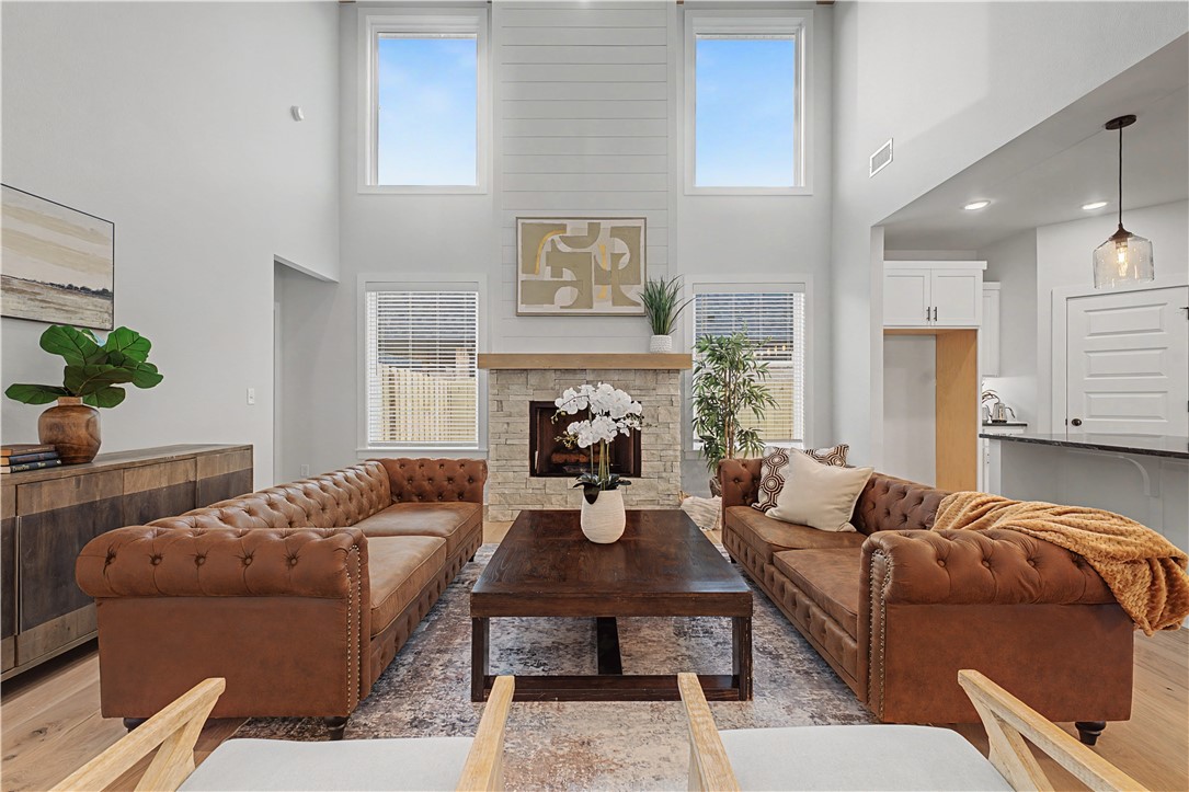ARLINGTON SUB PH 2-PEA RIDGE - Residential