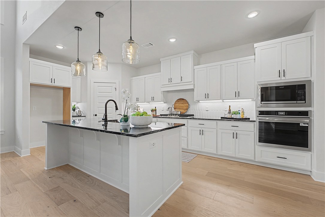ARLINGTON SUB PH 2-PEA RIDGE - Residential
